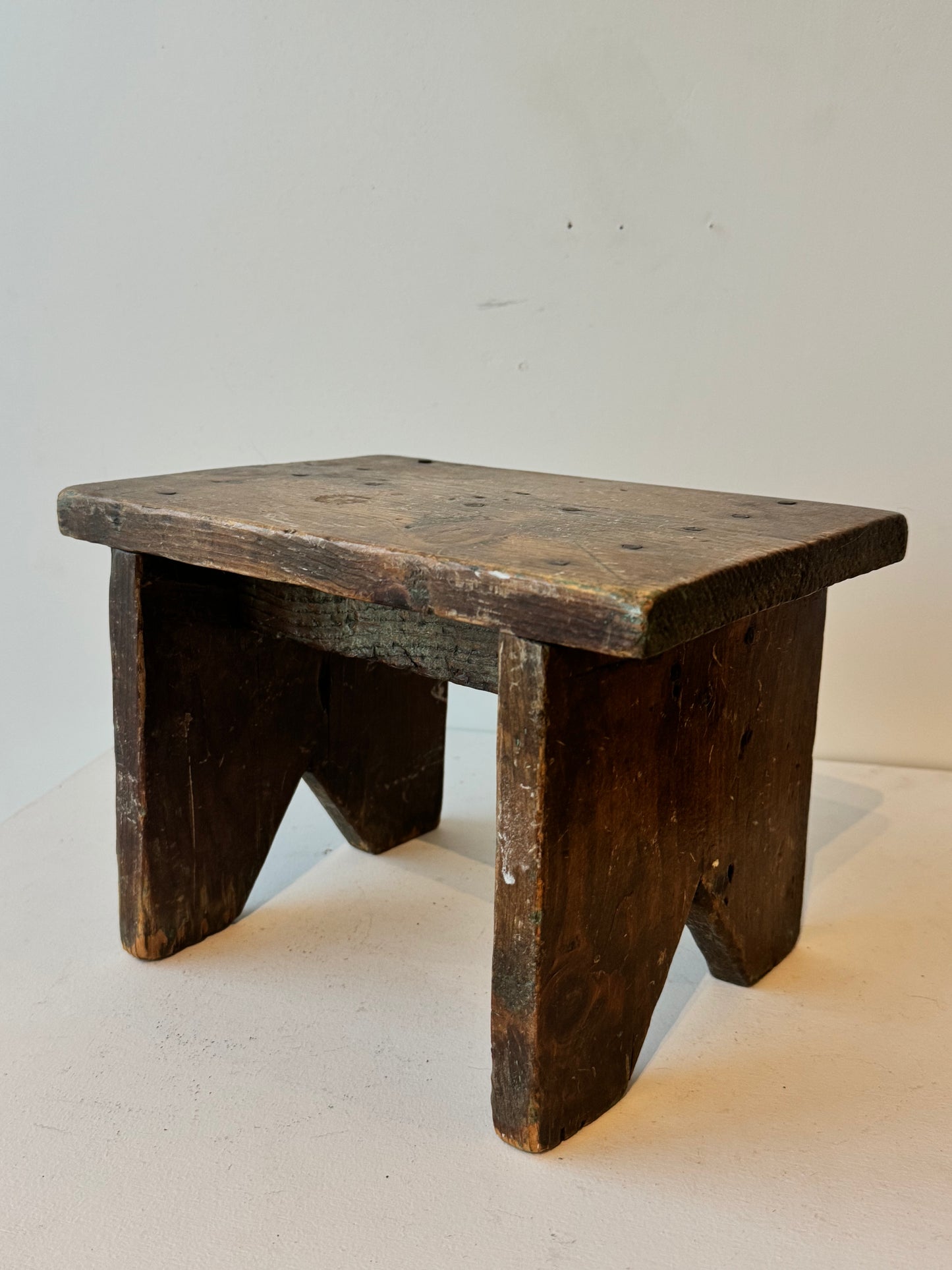 Early Milking Stool