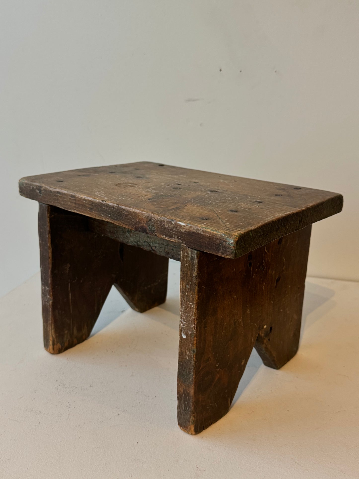 Early Milking Stool