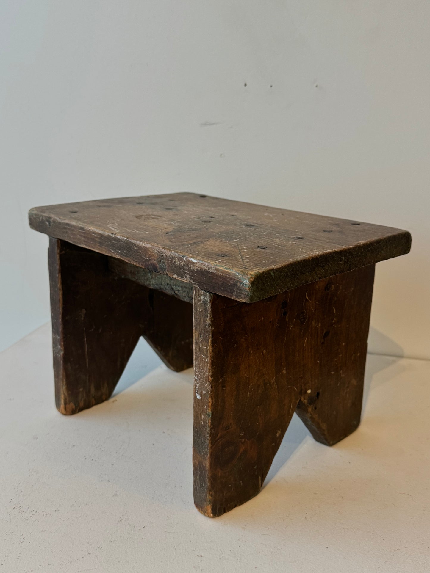 Early Milking Stool